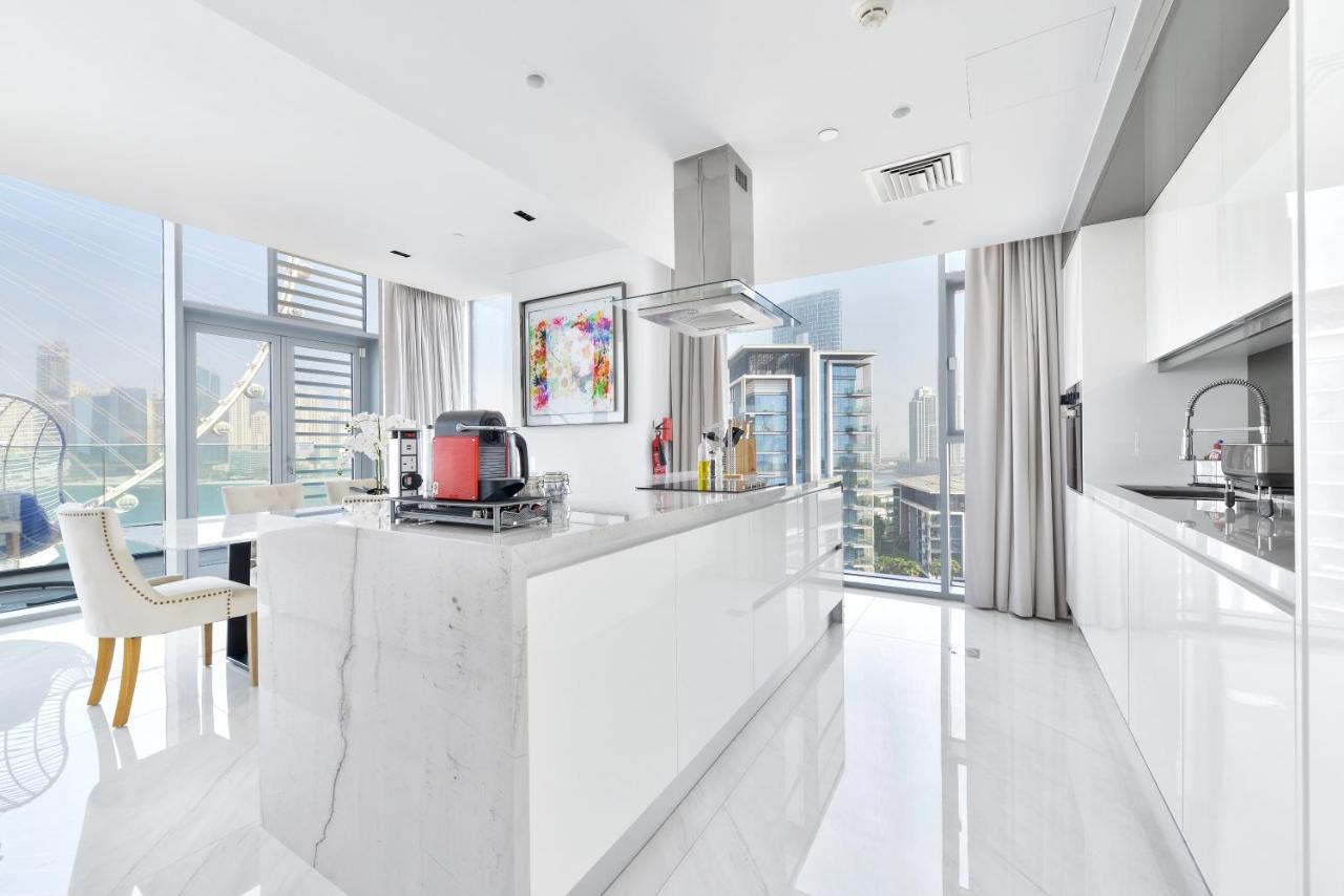 Spectacular 3 Bedroom Condo With Maids Room Facing The Dubai Eye Exterior photo