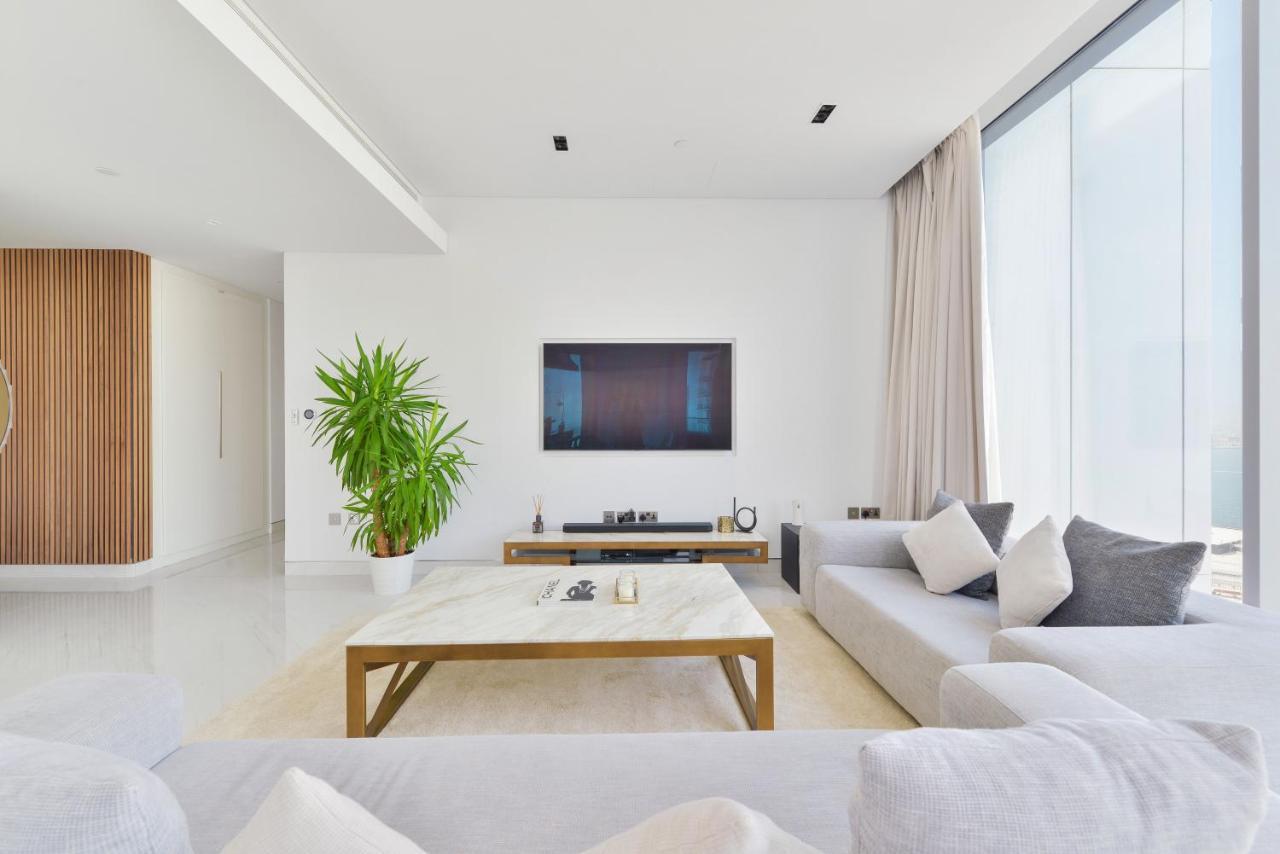 Spectacular 3 Bedroom Condo With Maids Room Facing The Dubai Eye Exterior photo